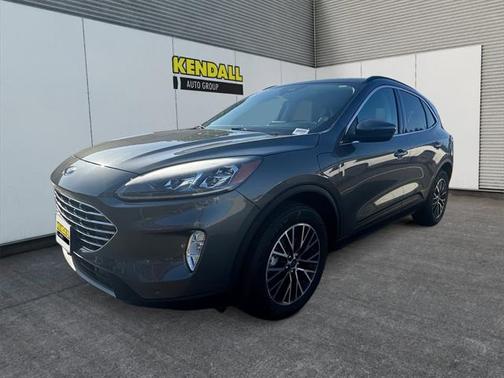 2022 Ford Escape Titanium