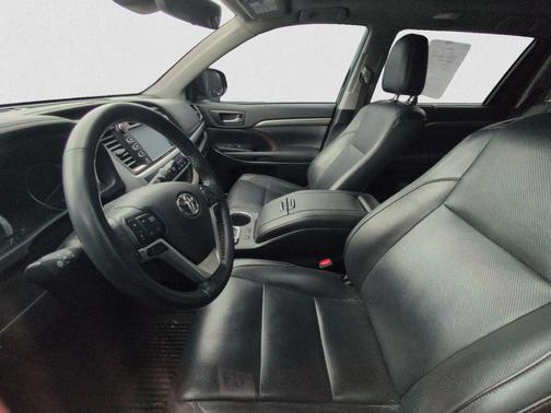 Midnight Black Metallic 2019 Toyota Highlander Limited Platinum