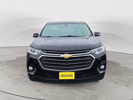 Mosaic Black Metallic 2019 Chevrolet Traverse LT Cloth