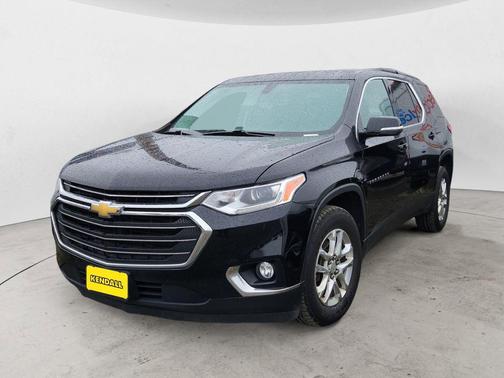 Mosaic Black Metallic 2019 Chevrolet Traverse LT Cloth