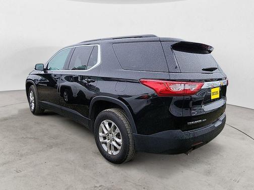 Mosaic Black Metallic 2019 Chevrolet Traverse LT Cloth