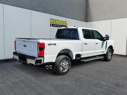 Oxford White 2024 Ford F-350 Lariat