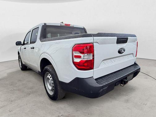 Oxford White 2025 Ford Maverick XL