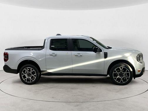 Space White Metallic 2026 Ford Maverick Lariat