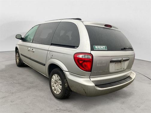 2005 Chrysler Town & Country Base