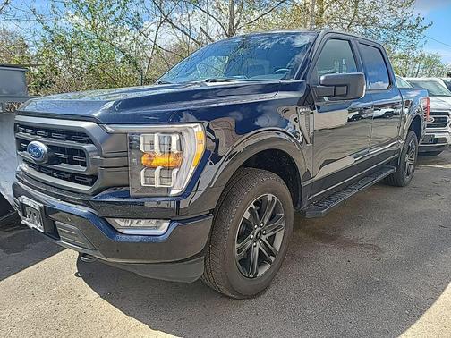 Black Metallic 2022 Ford F-150 XLT