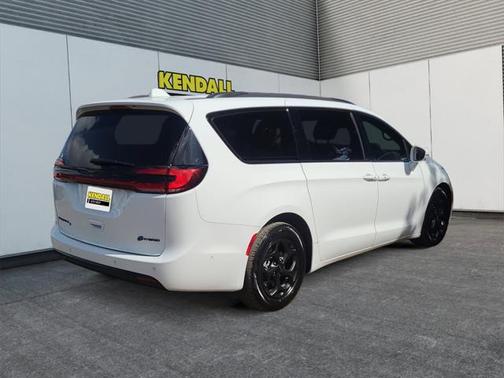 2021 Chrysler Pacifica Hybrid Limited