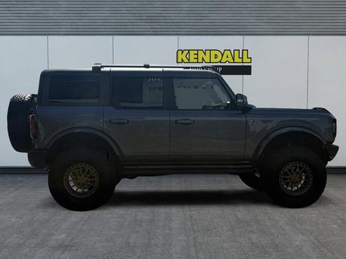 2024 Ford Bronco Outer Banks