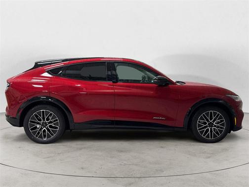 2022 Ford Mustang Mach-E California Route 1