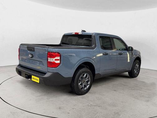 Azure Gray Metallic Tri-Coat 2026 Ford Maverick XLT