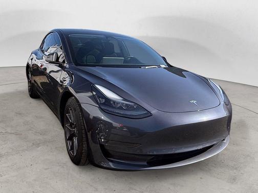 Midnight Silver Metallic 2022 Tesla Model 3 Long Range