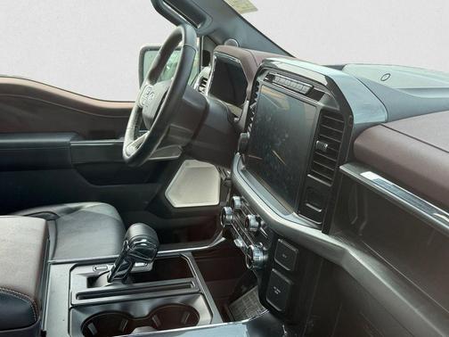 Oxford White 2022 Ford F-150 Lariat