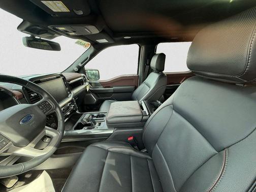 Oxford White 2022 Ford F-150 Lariat