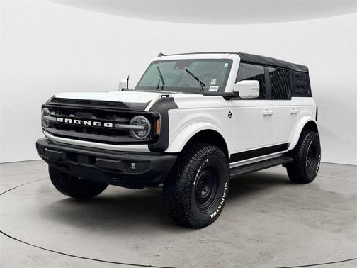 2023 Ford Bronco Outer Banks