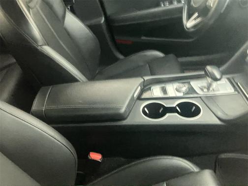 2020 Genesis G70 2.0T RWD