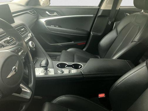 2020 Genesis G70 2.0T RWD