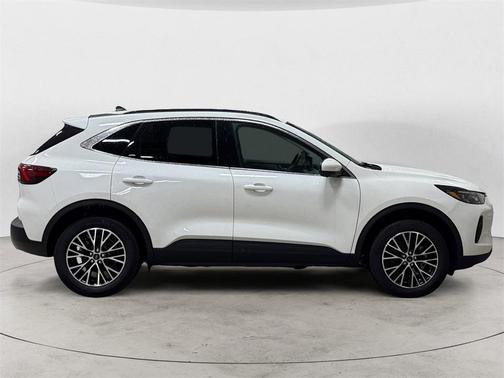 2025 Ford Escape PHEV SE