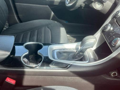White Platinum Metallic Tri-Coat 2016 Ford Fusion SE
