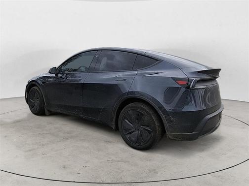 2026 Tesla Model Y Standard Rear-Wheel Drive