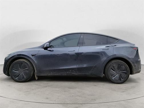 2026 Tesla Model Y Standard Rear-Wheel Drive