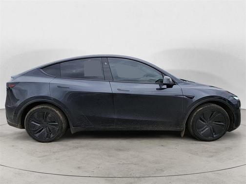 2026 Tesla Model Y Standard Rear-Wheel Drive