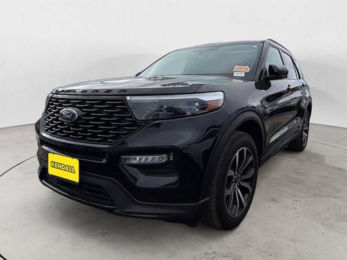 Black 2023 Ford Explorer ST-Line