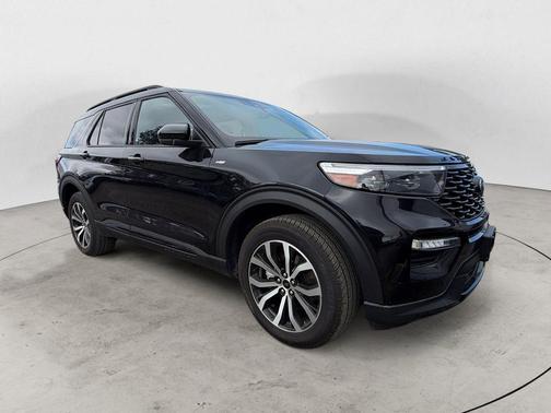 Black 2023 Ford Explorer ST-Line
