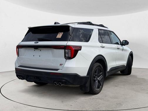 Star White Metallic Tri-Coat 2025 Ford Explorer ST