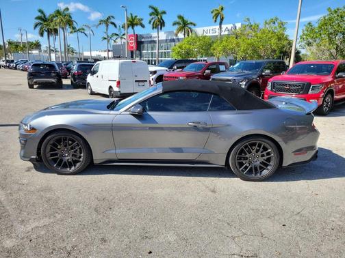 2021 Ford Mustang EcoBoost