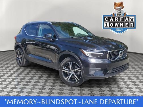 2025 Volvo XC40 B5 Core Bright Theme