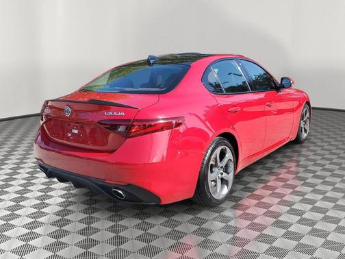 2019 Alfa Romeo Giulia Base