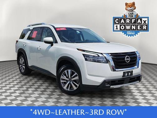 2022 Nissan Pathfinder SL