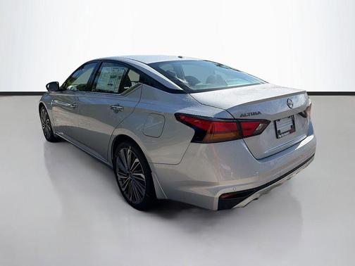 2025 Nissan Altima SL