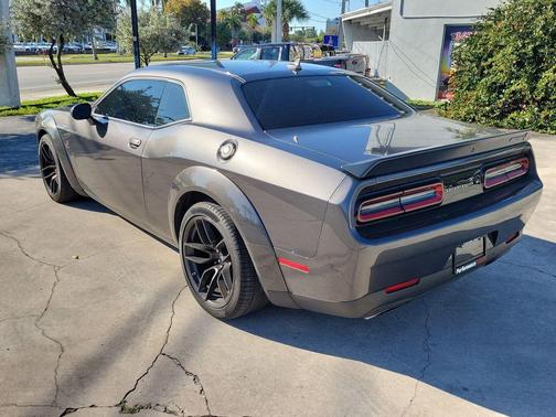 Granite Crystal Clearcoat Metallic 2023 Dodge Challenger R/T Scat Pack
