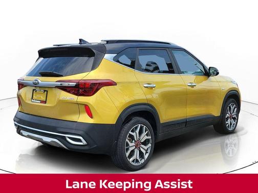 Starbright Yellow / Black Roof 2021 Kia Seltos SX