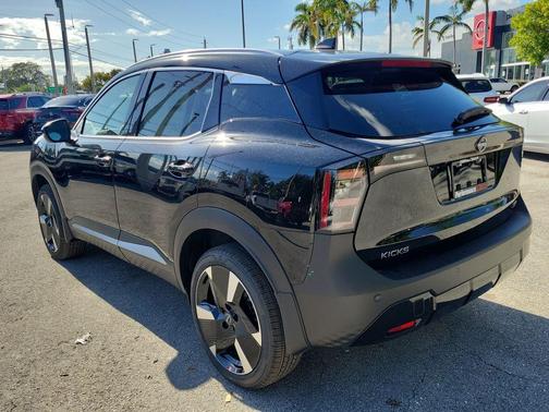 2026 Nissan Kicks SR