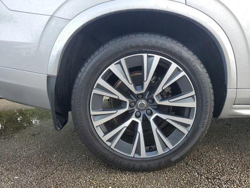 2021 Volvo XC90 T5 Momentum 7 Passenger