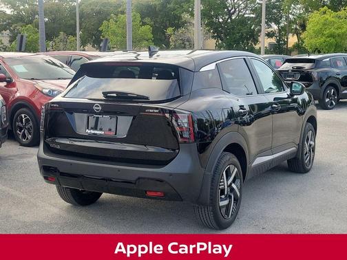 Super Black 2025 Nissan Kicks SV