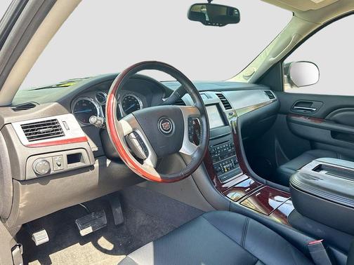 2013 Cadillac Escalade Luxury