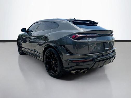 2024 Lamborghini Urus Performante