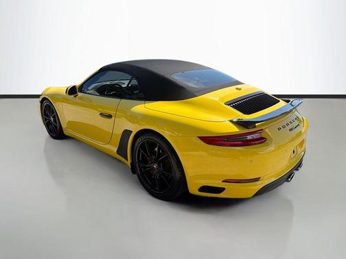 2017 Porsche 911 Carrera