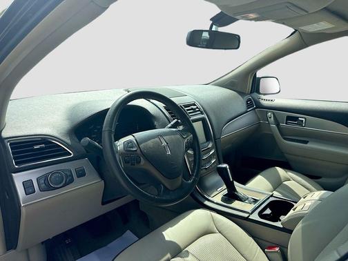 2013 Lincoln MKX Base