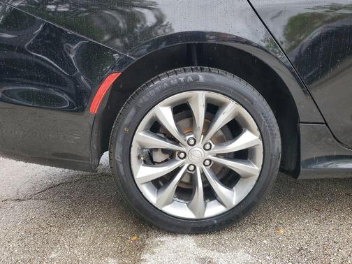 2016 Chrysler 200 S