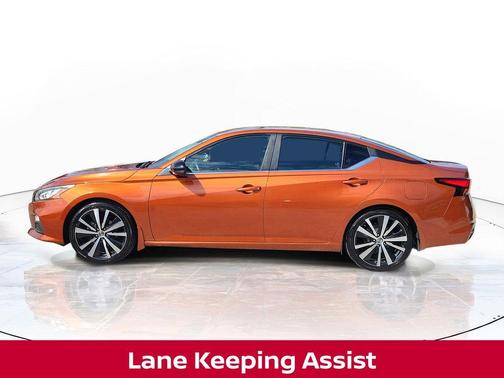 Sunset Drift Chromaflair 2020 Nissan Altima 2.5 SR