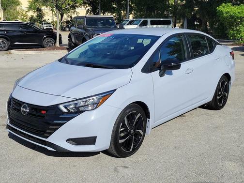 Gray Sky Pearl 2025 Nissan Versa 1.6 SR