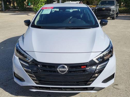 Gray Sky Pearl 2025 Nissan Versa 1.6 SR