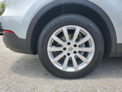 2021 Porsche Cayenne Base