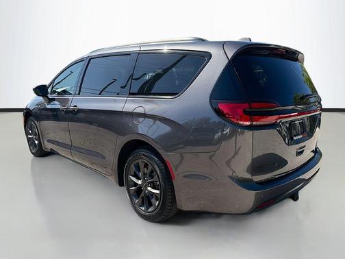 2021 Chrysler Pacifica Touring