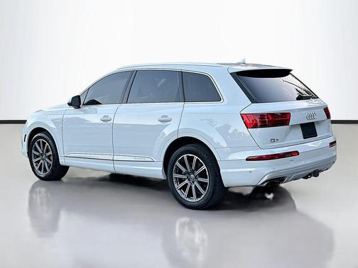2019 Audi Q7 55 Premium Plus