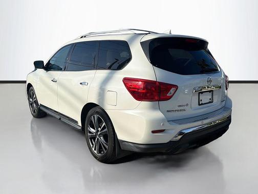 2020 Nissan Pathfinder Platinum
